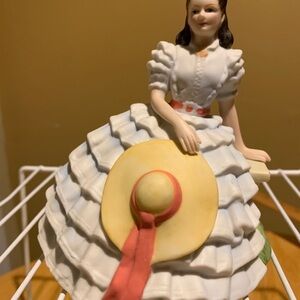 Gone With The Wind Scarlet O’Hara Figurine ( Avon)